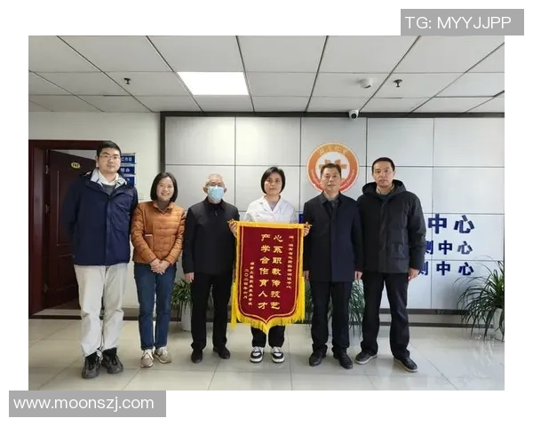 南京羽毛球队灵活性展现杯赛精彩表现分析与点评