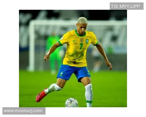 巴西足球明星利亚的传奇之路与辉煌成就揭秘