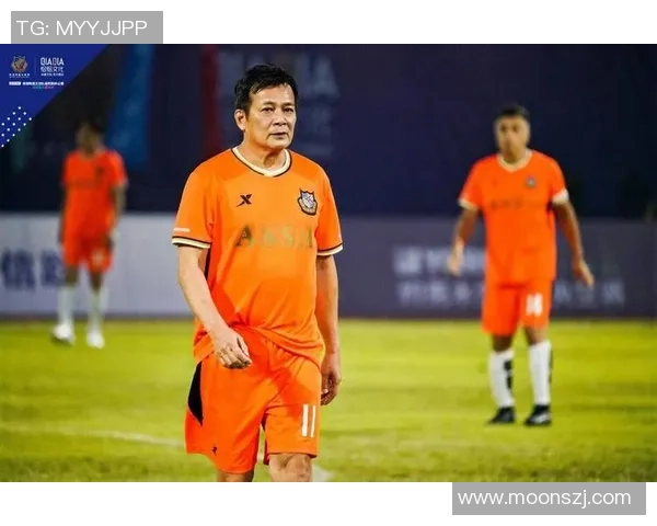 身高仅160厘米却闪耀绿茵场的足球明星们的传奇故事